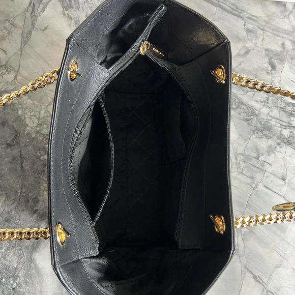 Michael Kors Jet Set Large Saffiano Leather Shoulder Bag, wallet and wristlet. - Picture 5 of 9